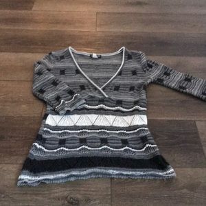Cute Detail Sweater!